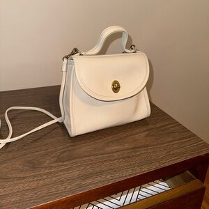 *SOLD* Vintage Coach Regina satchel
